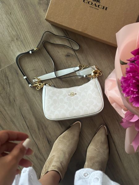cCoach Teri Shoulder Bag In Signature Canvas Milk крафтова коробка pr97041  фото