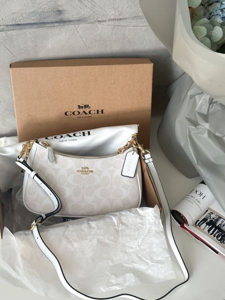 cCoach Teri Shoulder Bag In Signature Canvas Milk крафтова коробка pr97041  фото