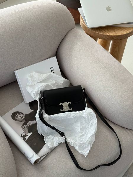 Celine Teen Triomphe Bag Black in Shiny Calfskin PREMIUM [оригінальна коробка] pr02422 фото
