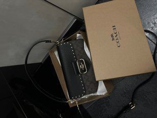Morgan Crossbody In Colorblock Signature Canvas With Rivets pr23334 фото