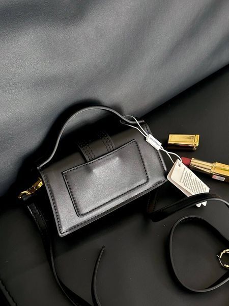 Jacquemus Le Bambino Small Handbag With Adjustable Crossbody BLC pr1041 фото