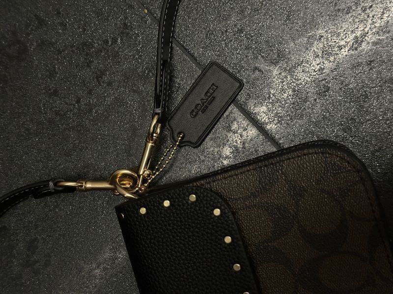 Morgan Crossbody In Colorblock Signature Canvas With Rivets pr23334 фото
