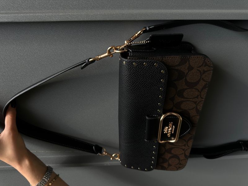 Morgan Crossbody In Colorblock Signature Canvas With Rivets pr23334 фото