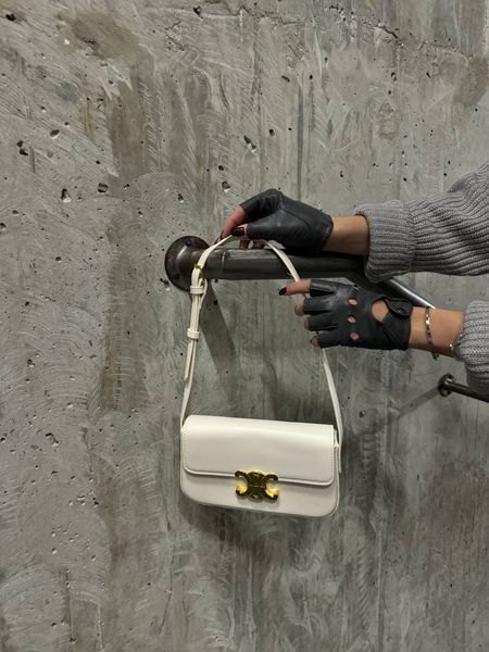 Celine Teen Triomphe Bag Cream in Shiny Calfskin PREMIUM [оригінальна коробка] pr02420 фото