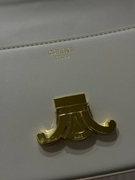 Celine Teen Triomphe Bag Cream in Shiny Calfskin PREMIUM [оригінальна коробка] pr02420 фото