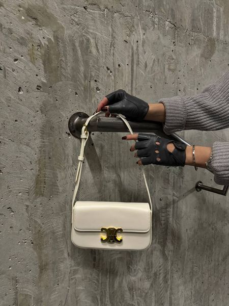 Celine Teen Triomphe Bag Cream in Shiny Calfskin PREMIUM [оригінальна коробка] pr02420 фото