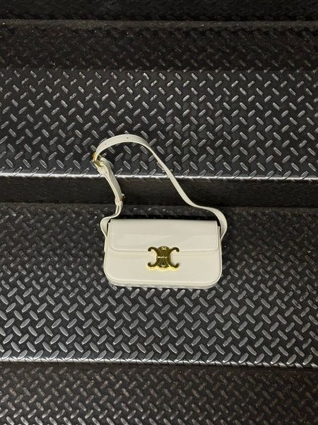 Celine Teen Triomphe Bag Cream in Shiny Calfskin PREMIUM [оригінальна коробка] pr02420 фото