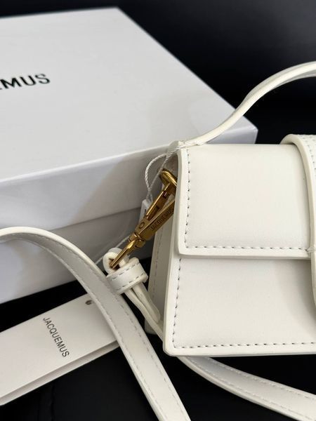 Jacquemus Le Bambino Small Handbag With Adjustable Crossbody WHITE pr1040 фото