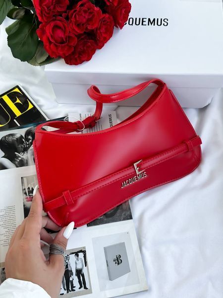 Jacquemus Le Bisou Ceinture Leather Shoulder Bag in Red J09902 фото