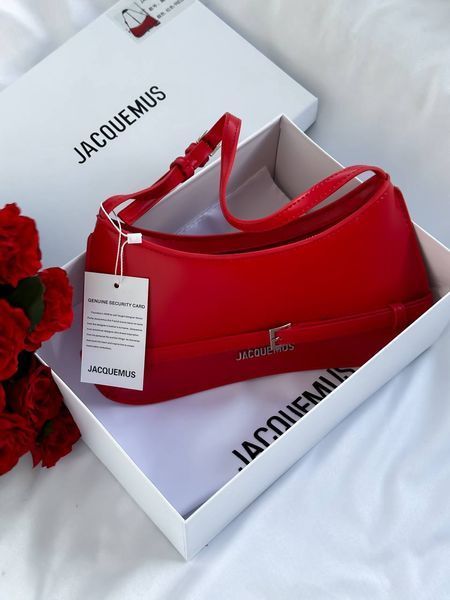 Jacquemus Le Bisou Ceinture Leather Shoulder Bag in Red J09902 фото