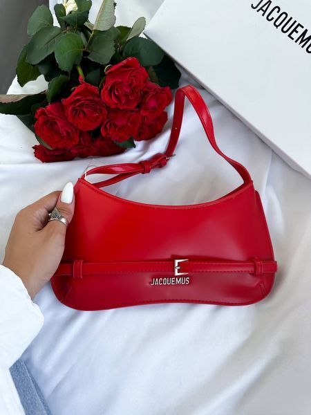 Jacquemus Le Bisou Ceinture Leather Shoulder Bag in Red J09902 фото