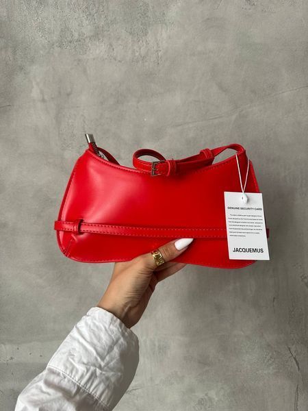 Jacquemus Le Bisou Ceinture Leather Shoulder Bag in Red J09902 фото