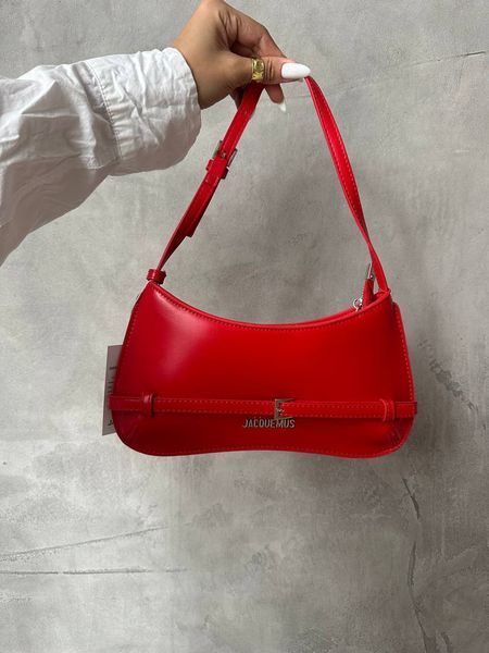 Jacquemus Le Bisou Ceinture Leather Shoulder Bag in Red J09902 фото