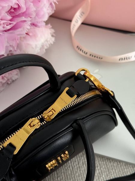 Miu Miu Leather Top-Handle Bag Black [оригінальна коробка] miu2504 фото