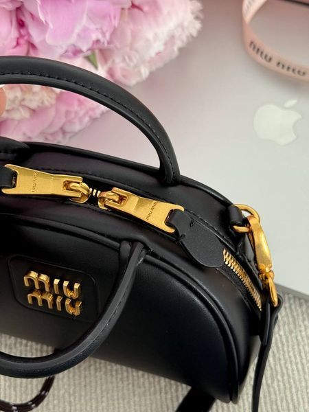 Miu Miu Leather Top-Handle Bag Black [оригінальна коробка] miu2504 фото