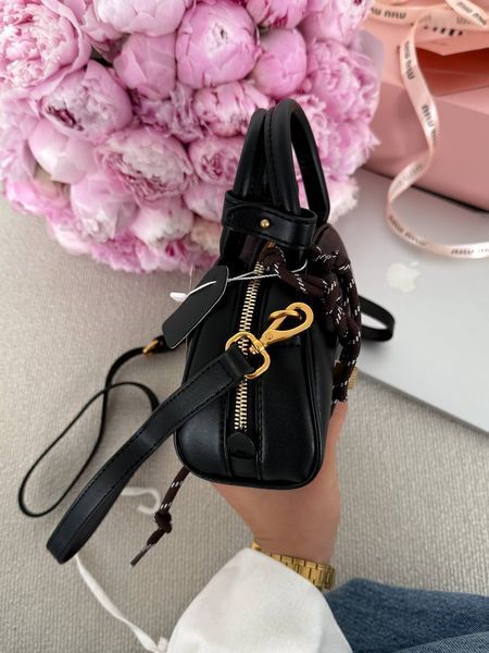 Miu Miu Leather Top-Handle Bag Black [оригінальна коробка] miu2504 фото