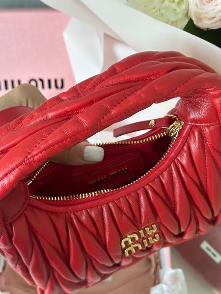 Miu Miu Wander Matelass&eacute;. Red [оригінальна брендована коробка] miu2004 фото