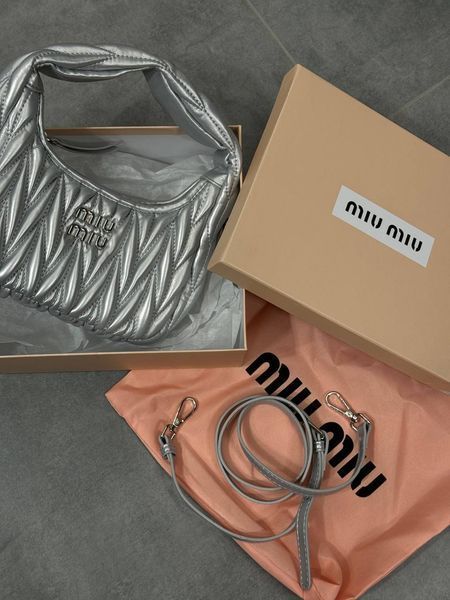 Miu Miu Wander Matelass&eacute; Hobo Bag. [оригінальна брендована коробка] miu2449 фото