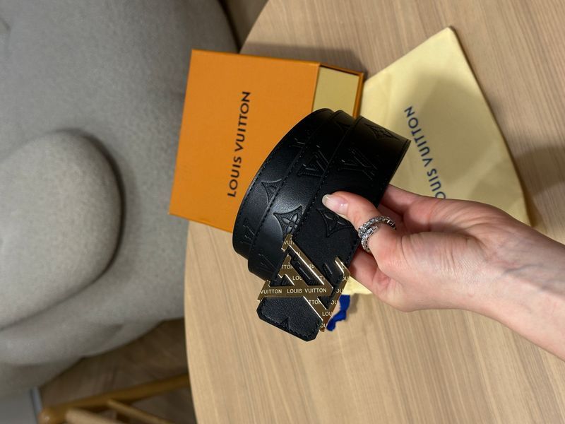 Louis Vuitton Shadow 40mm Belt Black/Gold &mdash; преміальний шкіряний ремінь із тисненням 6617241 фото