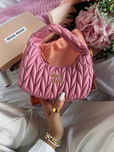 Miu Miu Wander Matelass&eacute; Nappa Leather Mini Hobo Bag Pink [оригінальна брендована коробка] miu2440 фото