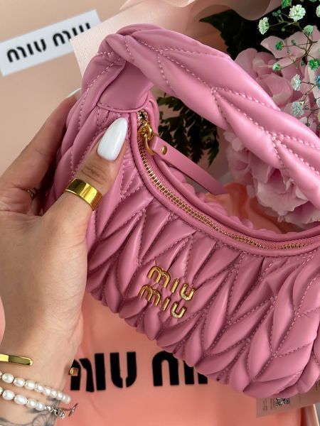 Miu Miu Wander Matelass&eacute; Nappa Leather Mini Hobo Bag Pink [оригінальна брендована коробка] miu2440 фото