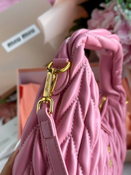 Miu Miu Wander Matelass&eacute; Nappa Leather Mini Hobo Bag Pink [оригінальна брендована коробка] miu2440 фото