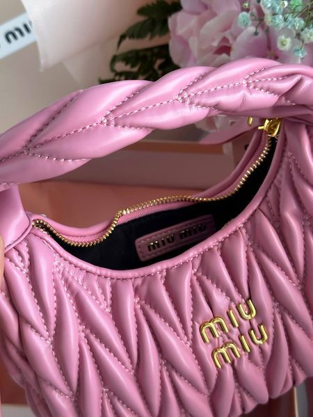Miu Miu Wander Matelass&eacute; Nappa Leather Mini Hobo Bag Pink [оригінальна брендована коробка] miu2440 фото