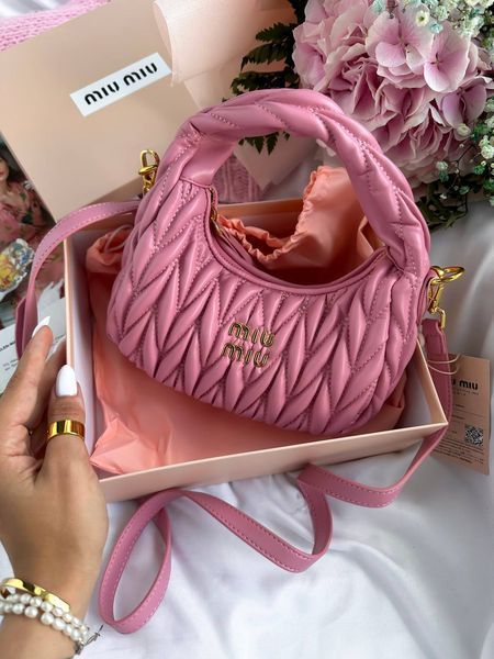 Miu Miu Wander Matelass&eacute; Nappa Leather Mini Hobo Bag Pink [оригінальна брендована коробка] miu2440 фото