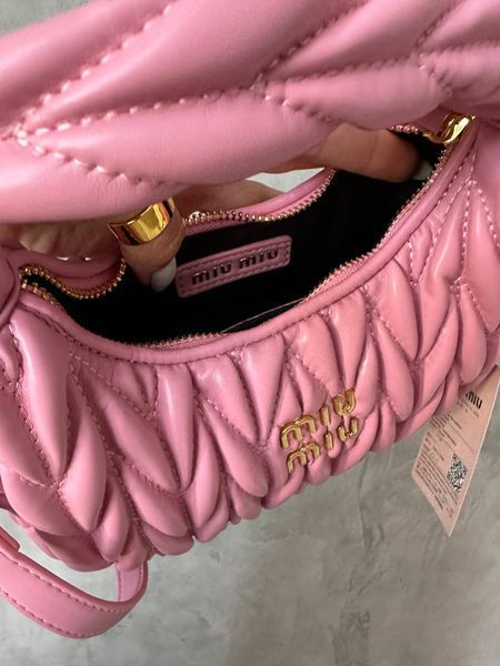 Miu Miu Wander Matelass&eacute; Nappa Leather Mini Hobo Bag Pink [оригінальна брендована коробка] miu2440 фото