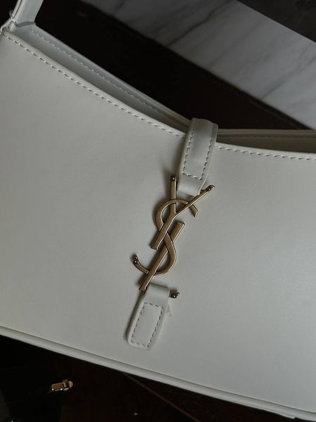 Saint Laurent Hobo Le 5 A 7 Leather Shoulder Bag in White pr00391 фото