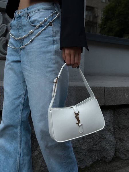 Saint Laurent Hobo Le 5 A 7 Leather Shoulder Bag in White pr00391 фото