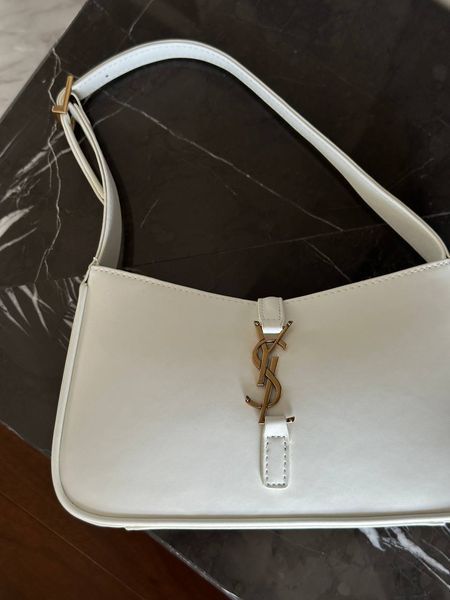Saint Laurent Hobo Le 5 A 7 Leather Shoulder Bag in White pr00391 фото