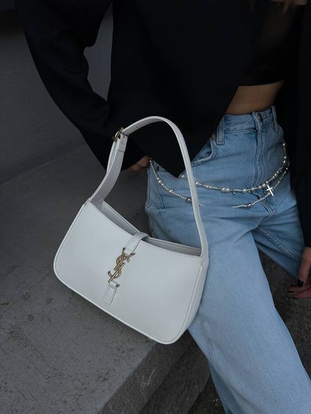 Saint Laurent Hobo Le 5 A 7 Leather Shoulder Bag in White pr00391 фото