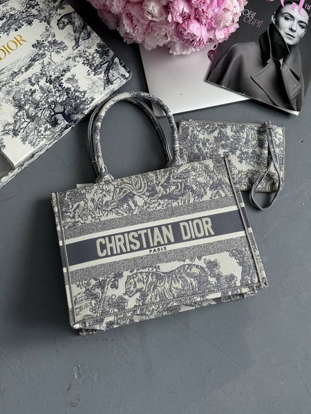 Dior Large Book Tote Ligt Grey Dior Oblique Embroidery [оригінальна коробка] pr01270 фото