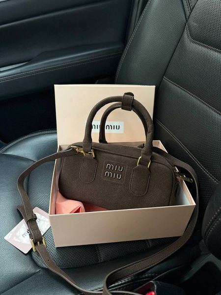 Miu Miu Nappa Leather Pocket Bag Premium. [оригінальна коробка] miu2489 фото