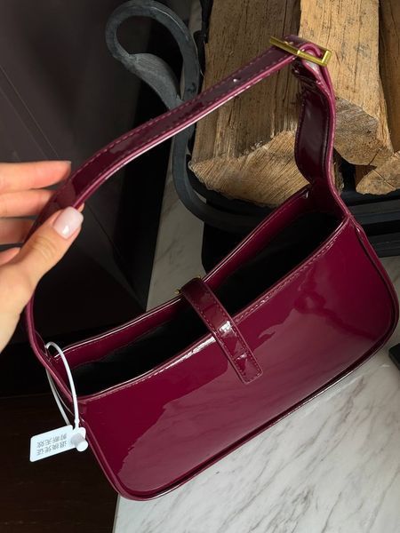 Saint Laurent Hobo Le 5 A 7 Leather Shoulder Bag in Red pr0039 фото