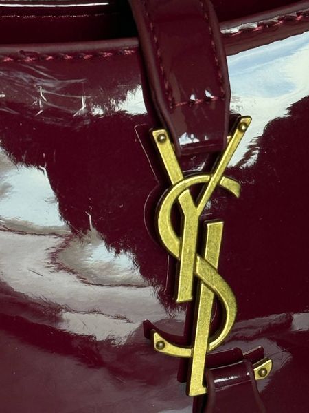 Saint Laurent Hobo Le 5 A 7 Leather Shoulder Bag in Red pr0039 фото