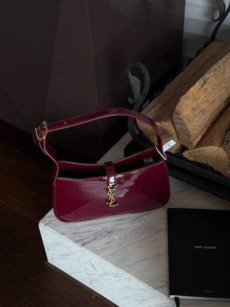 Saint Laurent Hobo Le 5 A 7 Leather Shoulder Bag in Red pr0039 фото