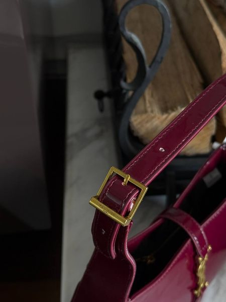 Saint Laurent Hobo Le 5 A 7 Leather Shoulder Bag in Red pr0039 фото