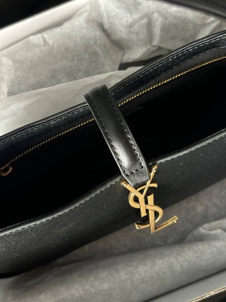 Saint Laurent Hobo Le 5 A 7 Leather Shoulder Bag in Black/Gold pr0031 фото