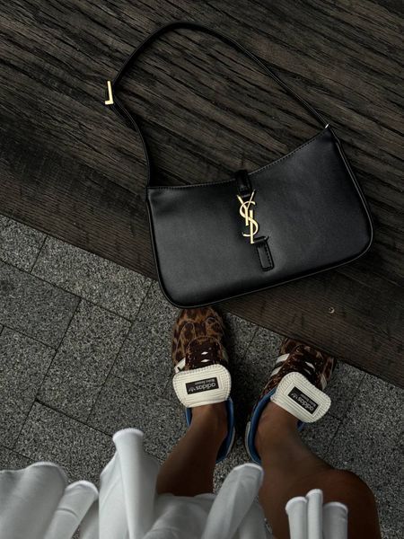 Saint Laurent Hobo Le 5 A 7 Leather Shoulder Bag in Black/Gold pr0031 фото