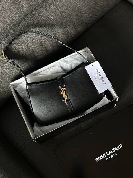 Saint Laurent Hobo Le 5 A 7 Leather Shoulder Bag in Black/Gold pr0031 фото