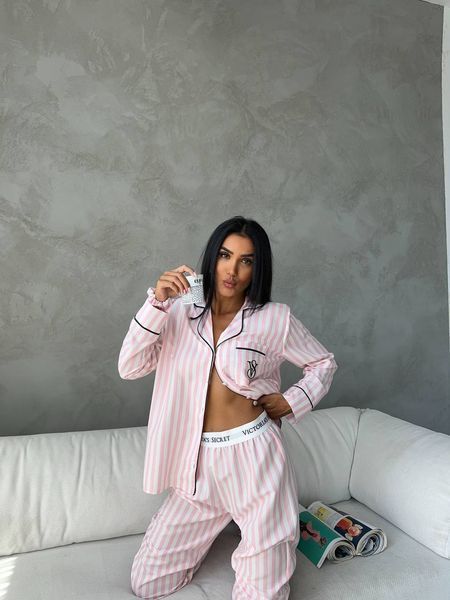 Піжама жіноча біло-рожева у смужку Victoria's Secret 1251 фото