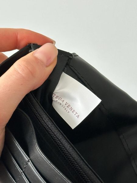 Bottega Veneta Intrecciato Large &mdash; великий шкіряний гаманець Bi-Fold Black 8819732 фото