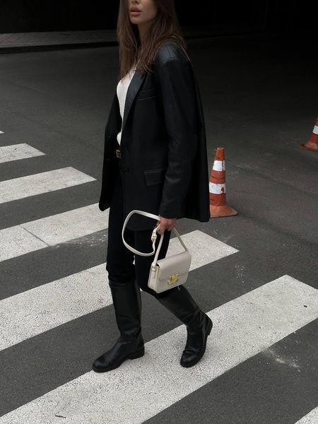 Celine Teen Triomphe Bag in Shiny Calfskin MILK PREMIUM [оригінальна коробка] pr0011 фото