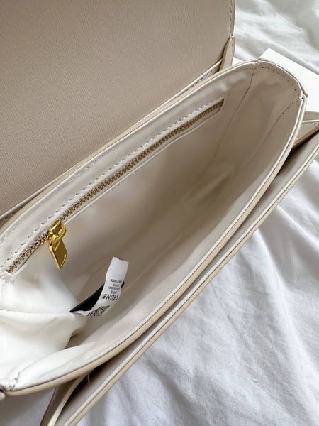 Celine Teen Triomphe Bag in Shiny Calfskin MILK PREMIUM [оригінальна коробка] pr0011 фото