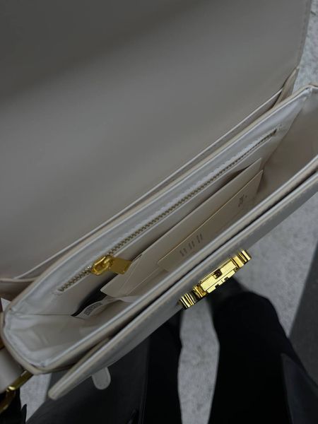 Celine Teen Triomphe Bag in Shiny Calfskin MILK PREMIUM [оригінальна коробка] pr0011 фото