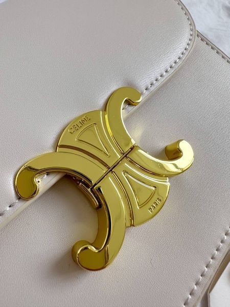 Celine Teen Triomphe Bag in Shiny Calfskin MILK PREMIUM [оригінальна коробка] pr0011 фото