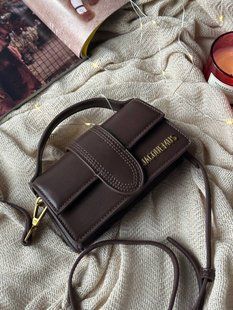 Jacquemus Le Bambino Small Handbag With Adjustable Crossbody Brown pr1043 фото