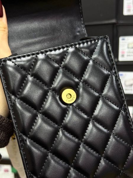 Chanel Pearl Crush Phone Case With Chain Lambskin Black Коробка магніт pr2928 фото